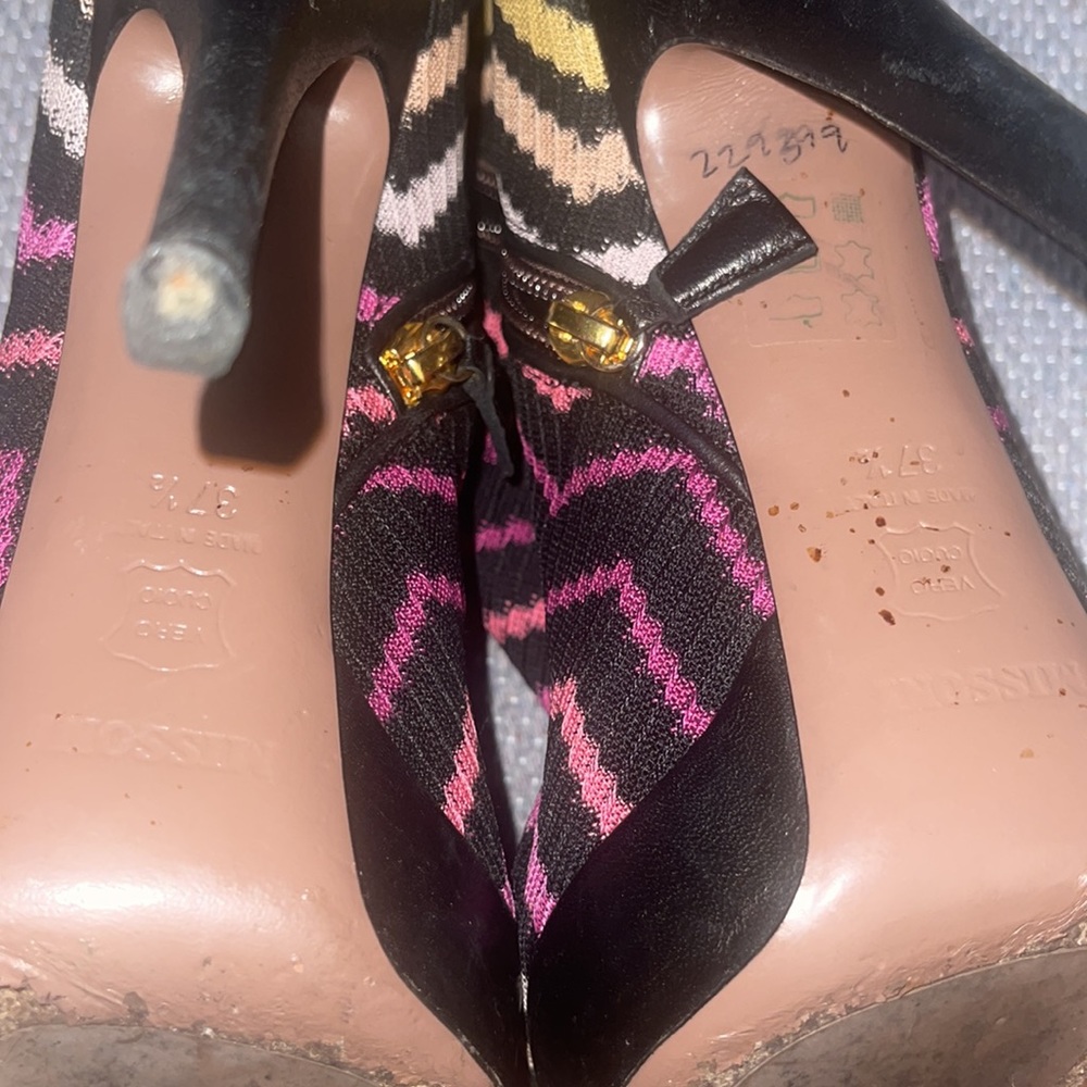 Shoes - Picture 11 of 12
